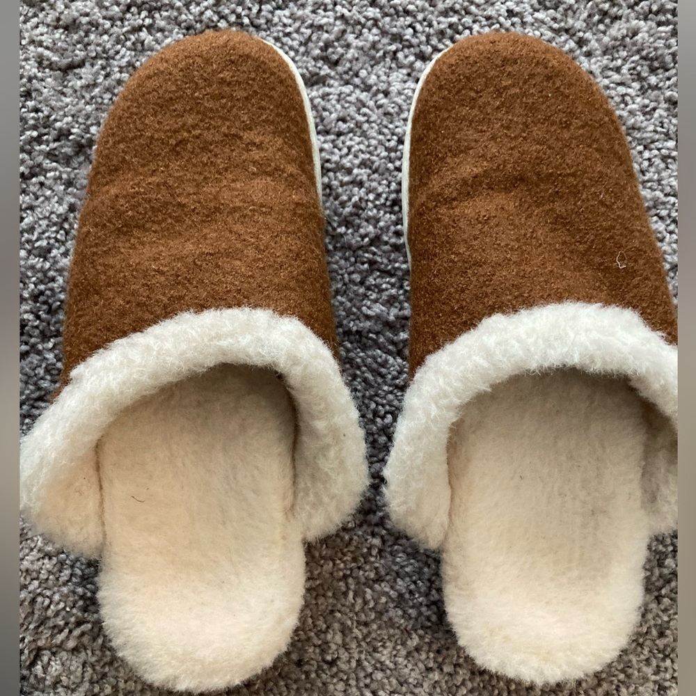 Børn Sheep’s Wool Zoe Slipper. Like new! Worn once inside house.